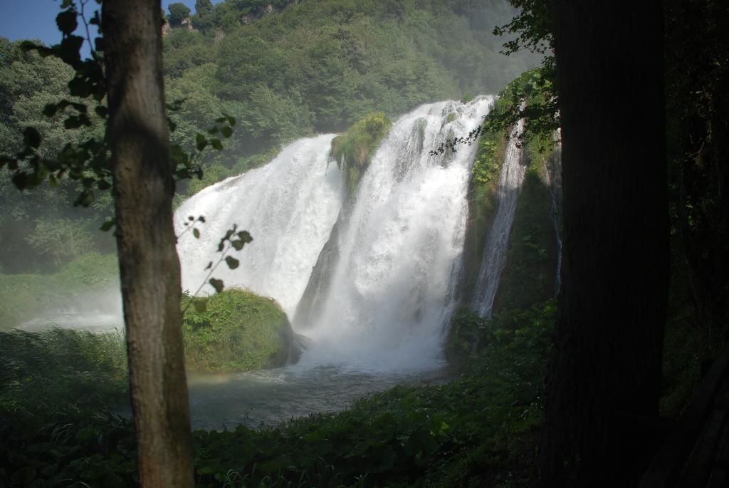 Il Paradiso Nel Borgo Arrone Exteriör bild